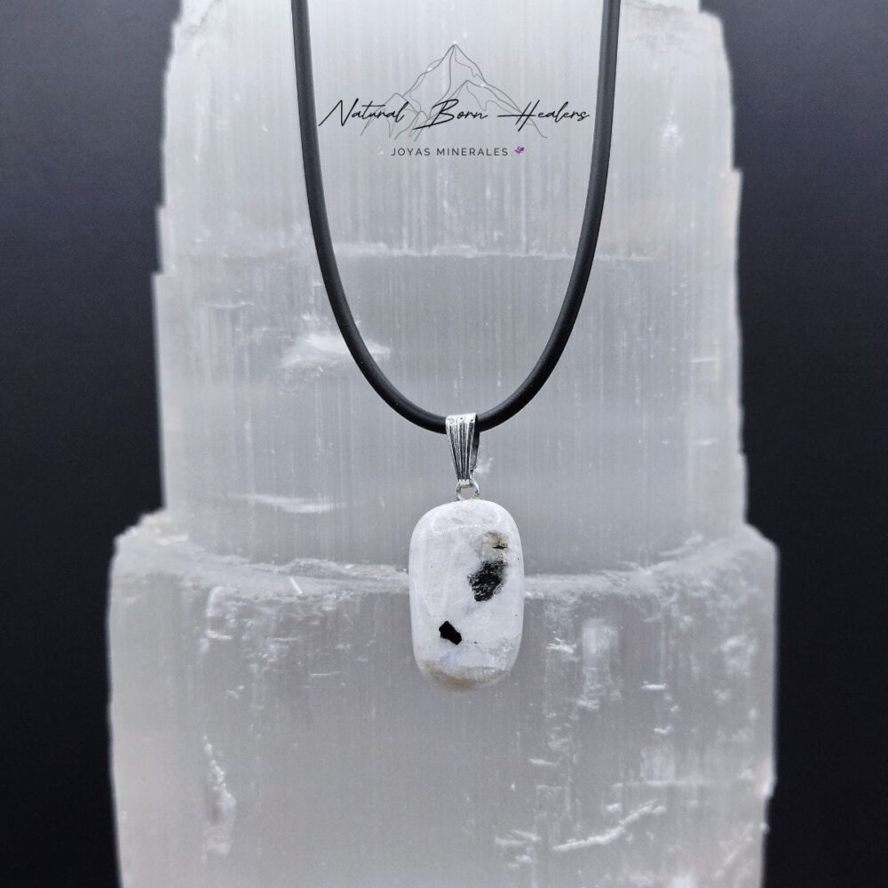 Colgante de Piedra Luna - Intuición y magia en un diseño delicado - Imagen 3