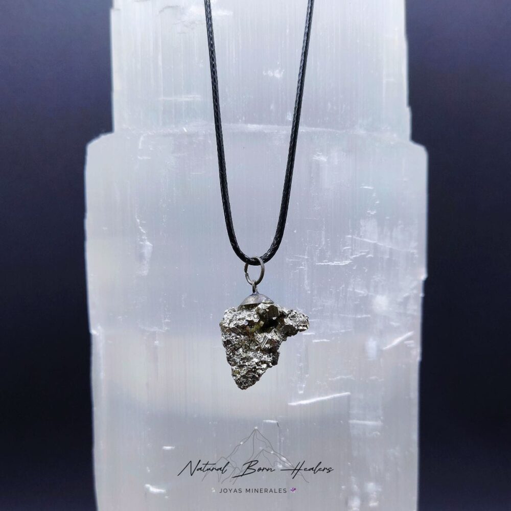 Colgante de Pirita - Abundancia y protección en una pieza llamativa que irradia fuerza y energía - Imagen 7