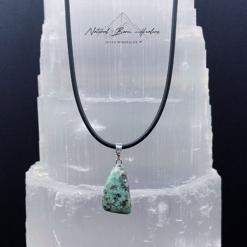 Colgante de Turquesa Africana - Con sus patrones y detalles naturales que irradian estilo y armonía - Imagen 3